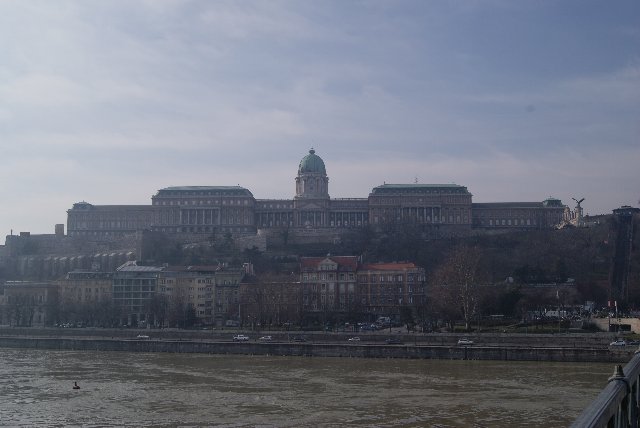 Puente de las Cadenas, Noria, estatuas, Parlamento, Catedral etc - BUDAPEST EN UN FIN DE SEMANA (5)