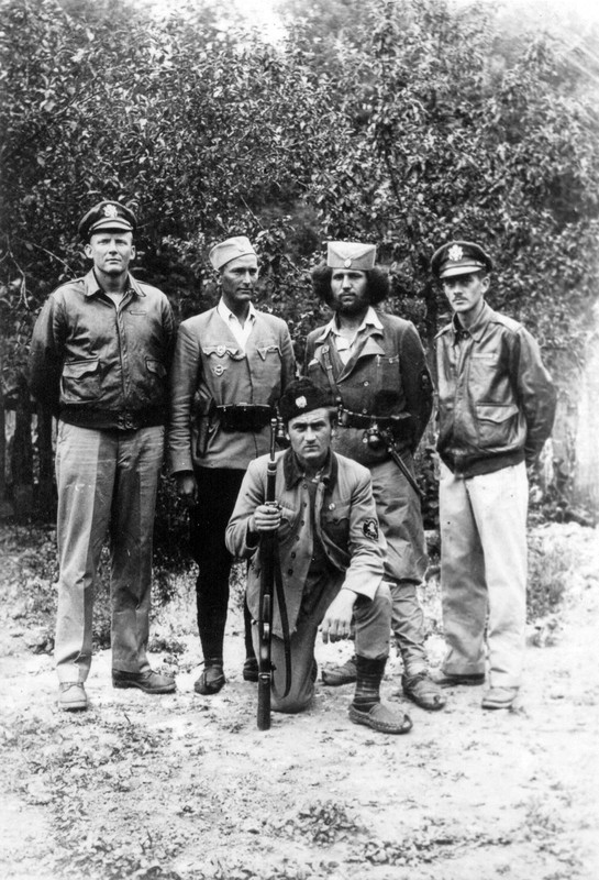 [Слика: puk-sajc-i-kap-mensfild-1943.jpg]