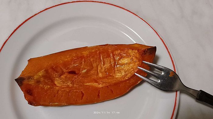 https://i.postimg.cc/kMQKBYxB/sutotok-20241114.jpg