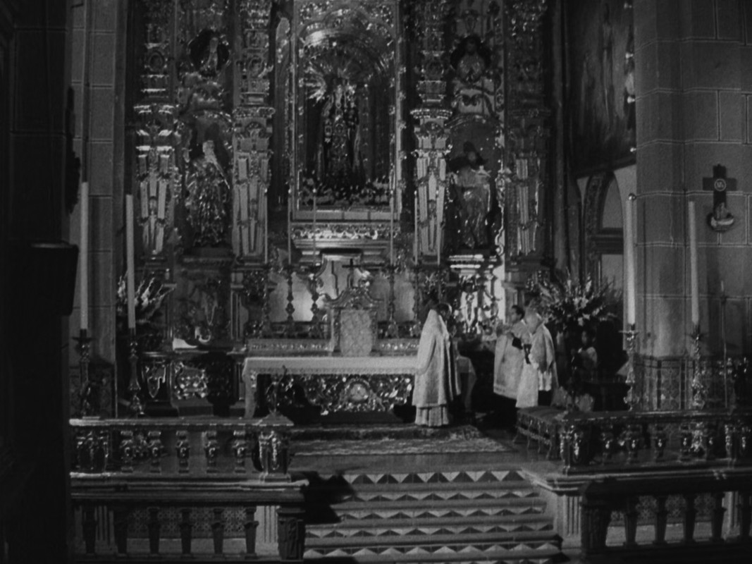 The Exterminating Angel (1962) Criterion.mkv_snapshot_01.29.59_[