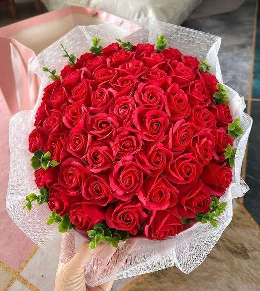 Large Size Red Roses Bouquet 2