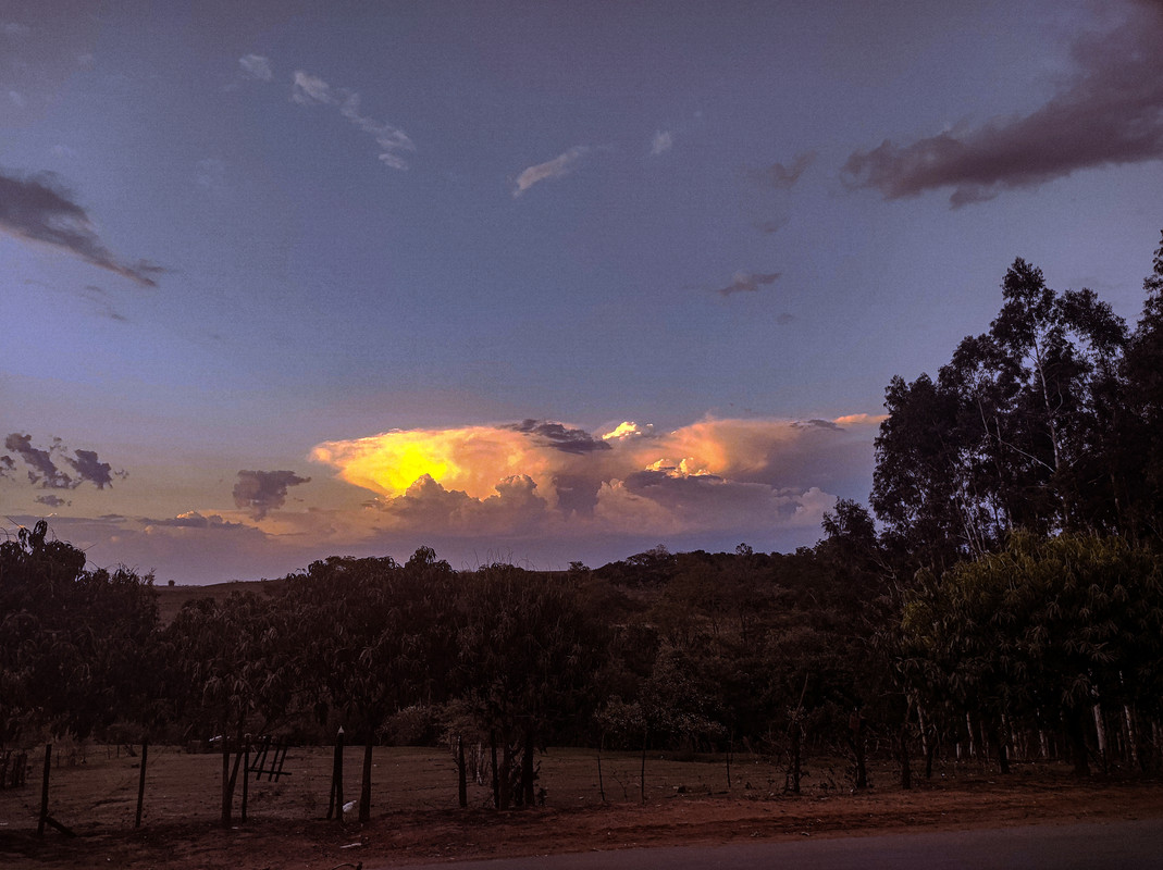 Nuvens contra o sol
