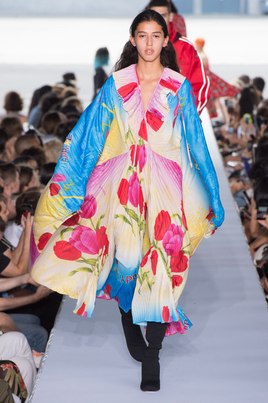 mxmodels-mafer-alvarez-vetements-spring-2019-pfwm