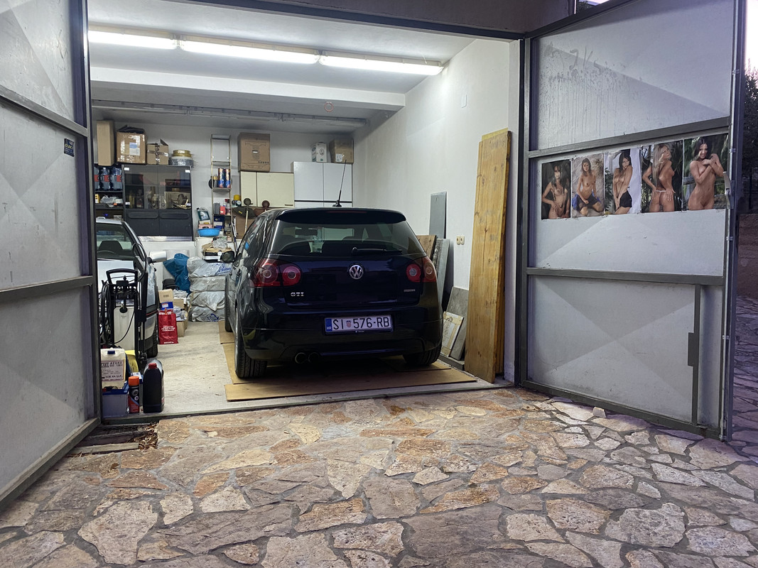 4643FE9F-4EF0-49F4-9198-F59F43620B2C