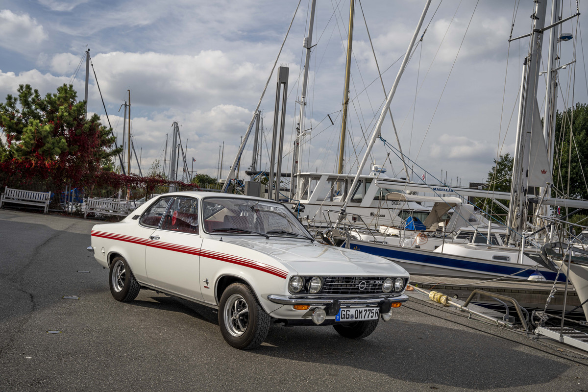 02-Opel-Manta-513175