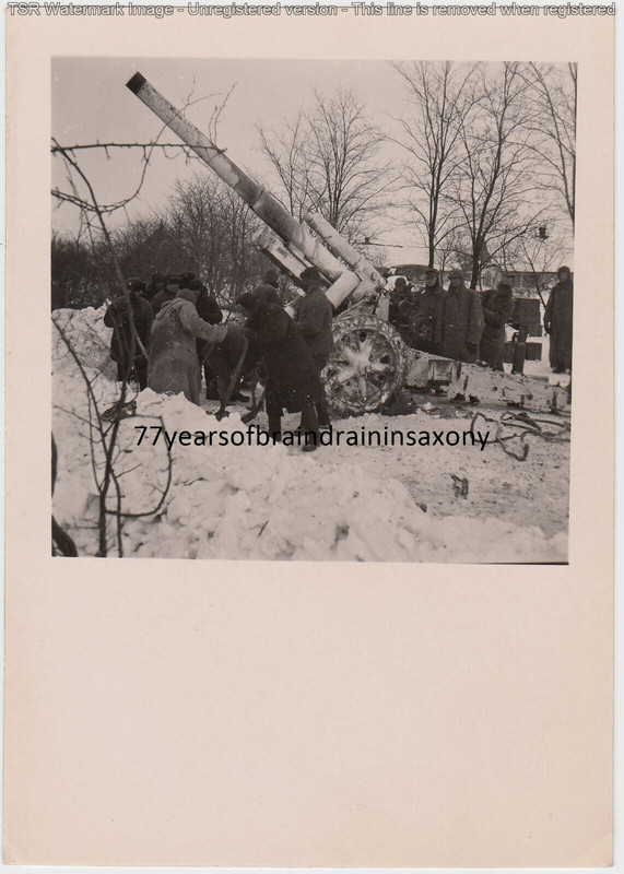 Foto Russland Wehrmacht Stellung 8,8 cm Flak Geschütz wintertarn Freiwillige