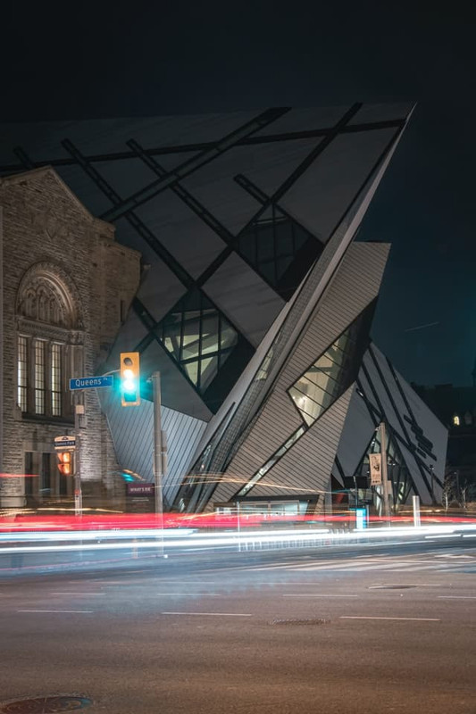 Royal-Ontario-Museum-Queens-Park