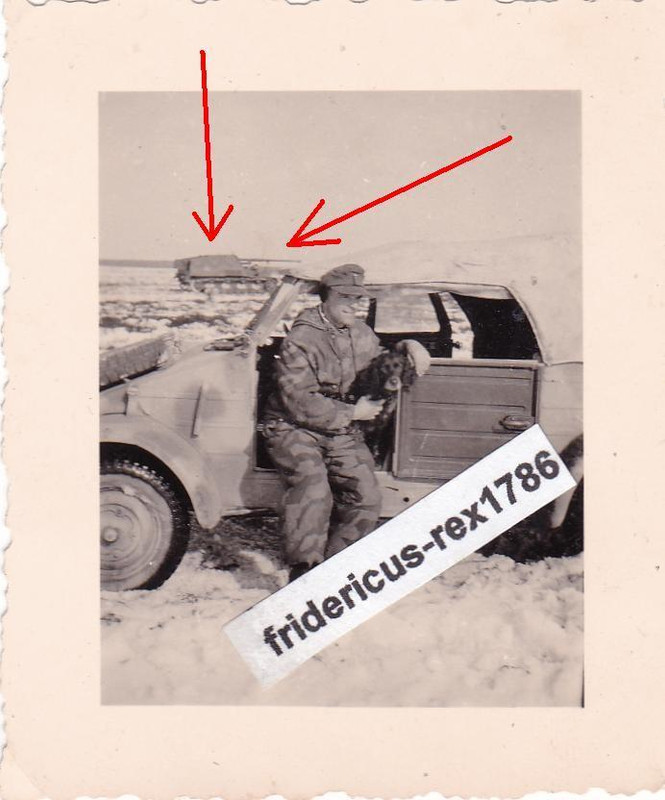 Foto Panzer Tank Panzerjäger Nashorn im Feld Kübelwagen typ 82 c