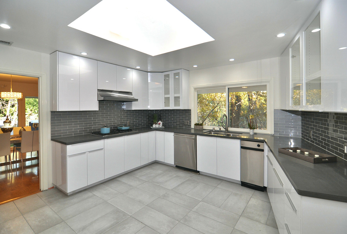 4900 Queen Victoria Road