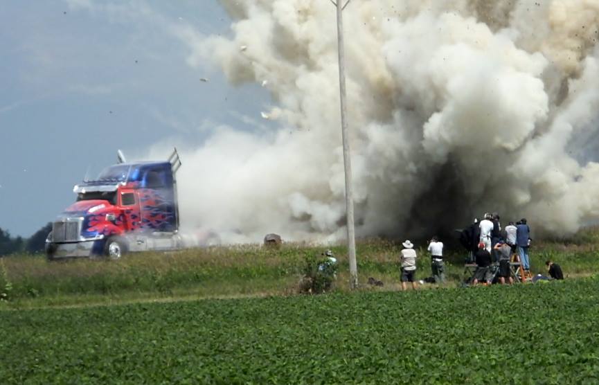 transformers-4-optimus-prime-explosion_137252781