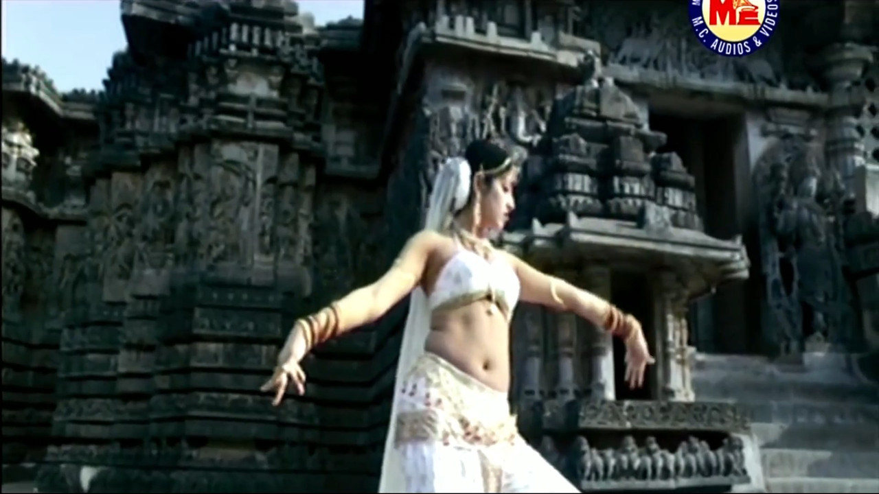 Haripriya - Hot Navel Show - Malayalam album song.mkv_snapshot_02.20.422