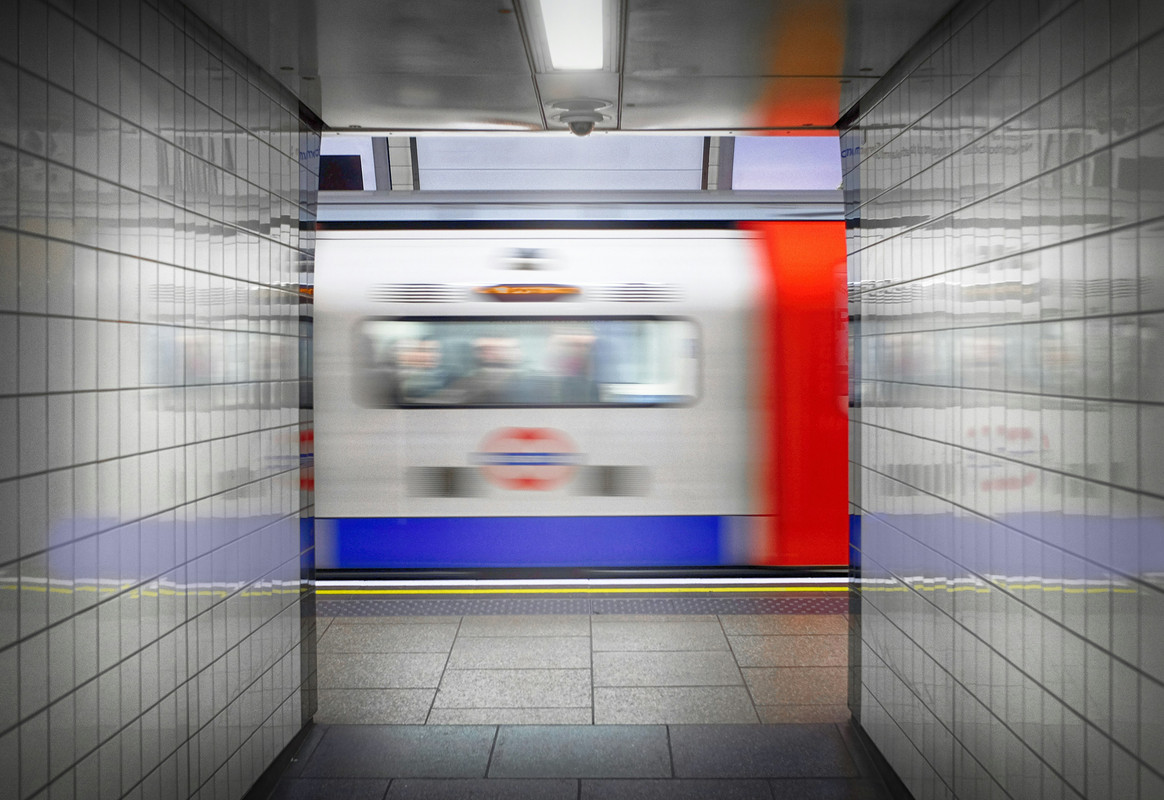 viktor-forgacs-2i-Jdn-Lqyb-G4-unsplash