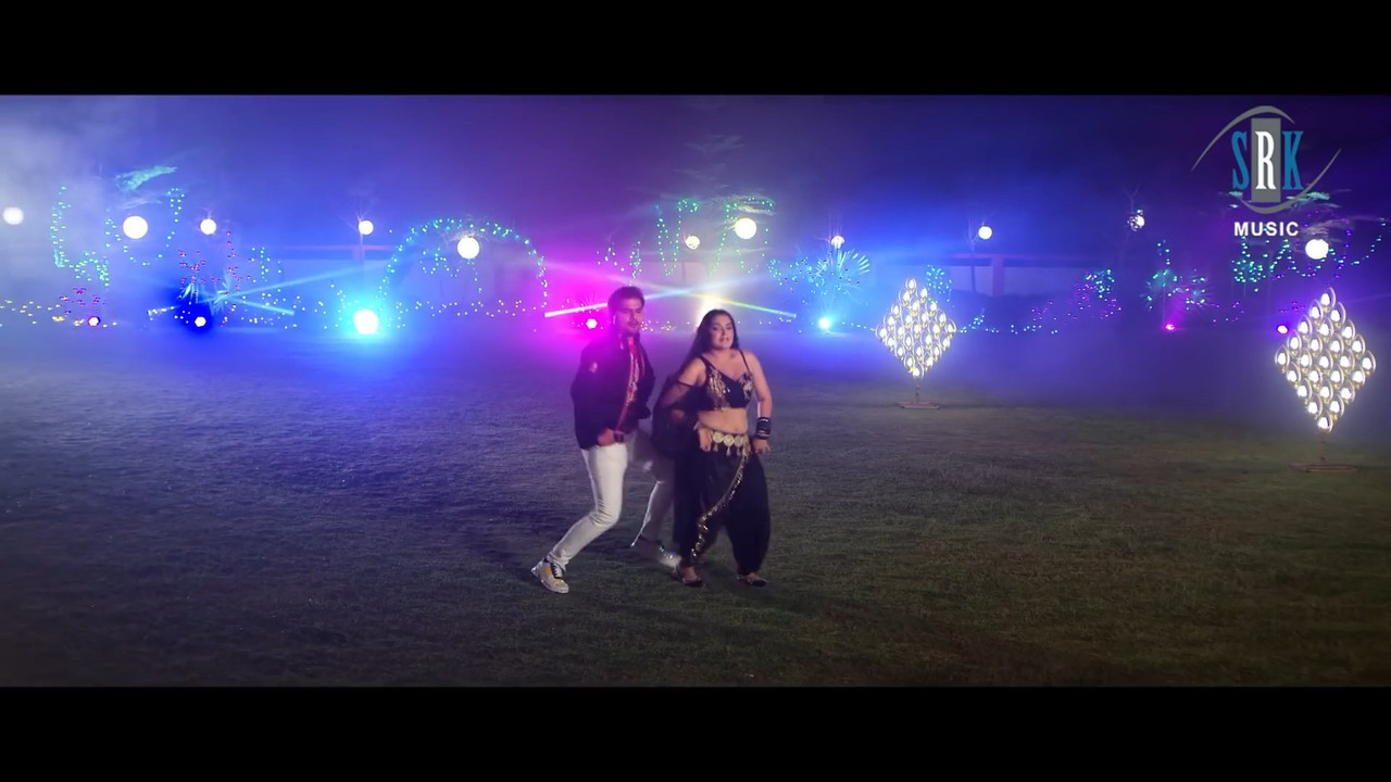 [Image: Aamrapali-Dubey-Hot-New-Song-from-Kathar...06-665.jpg]