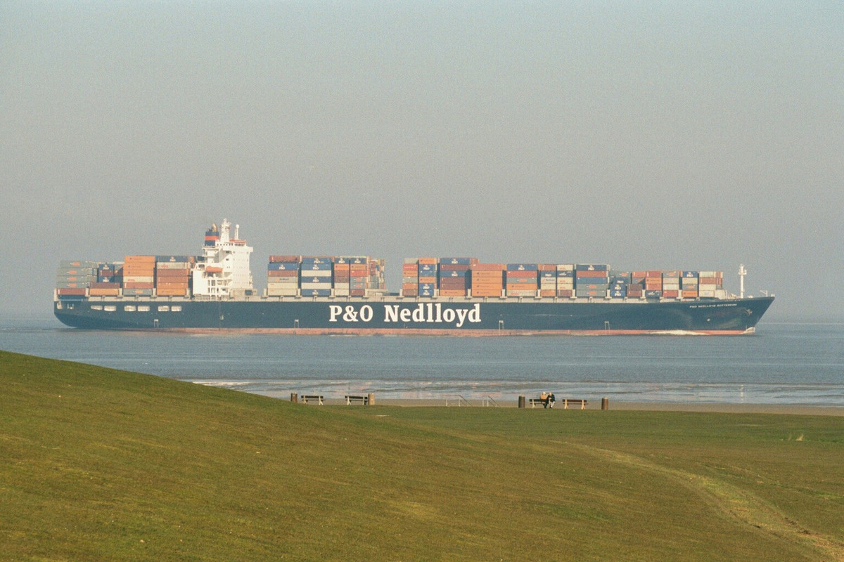 2002_15_0019P&O_NedlloydRotterdam