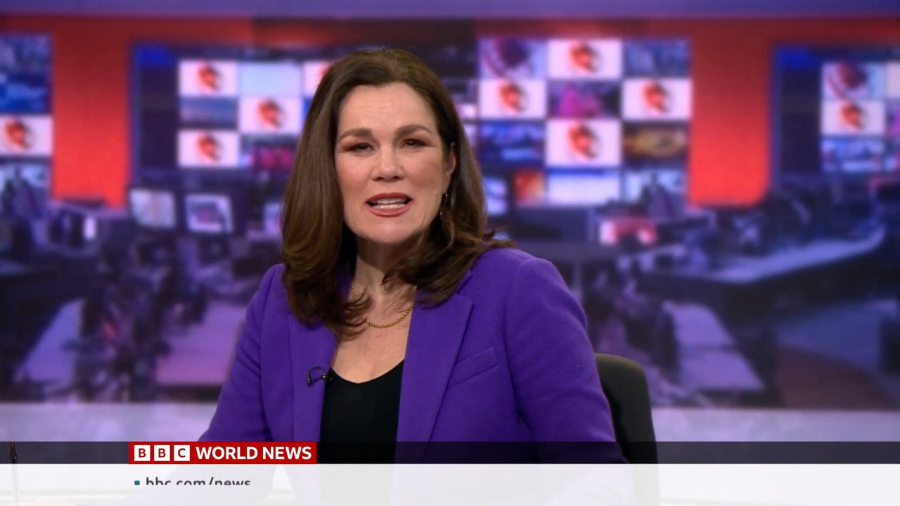 01.14 - 06.00.00 - BBC World News. News. Reporting on the day's inter....ts_snapshot_31.38.814