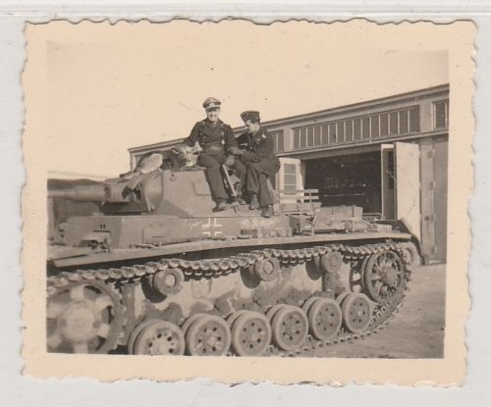 Original Foto-2.Weltkrieg-Soldaten m.Panzern-Rüc