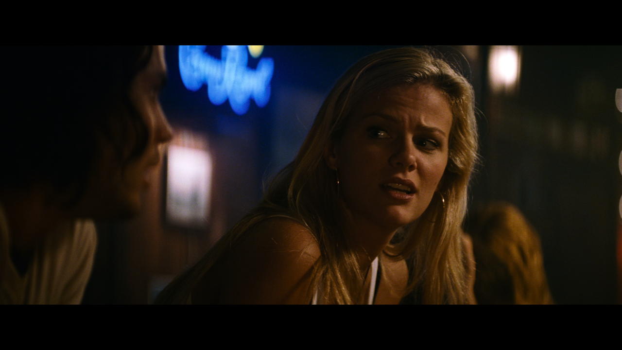 Battleship.2012.2160p.UHD.BDRemux.DTS-HD.MA.HDR.DoVi.Hybrid.P8.by.DVT.mkv_snapshot_00.05.21_[2022.08