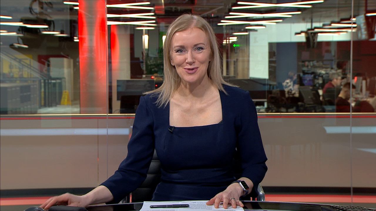 03.07 - 13.30.00 - BBC Wales Today. The latest news, sport, weather a....ts_snapshot_13.57.613