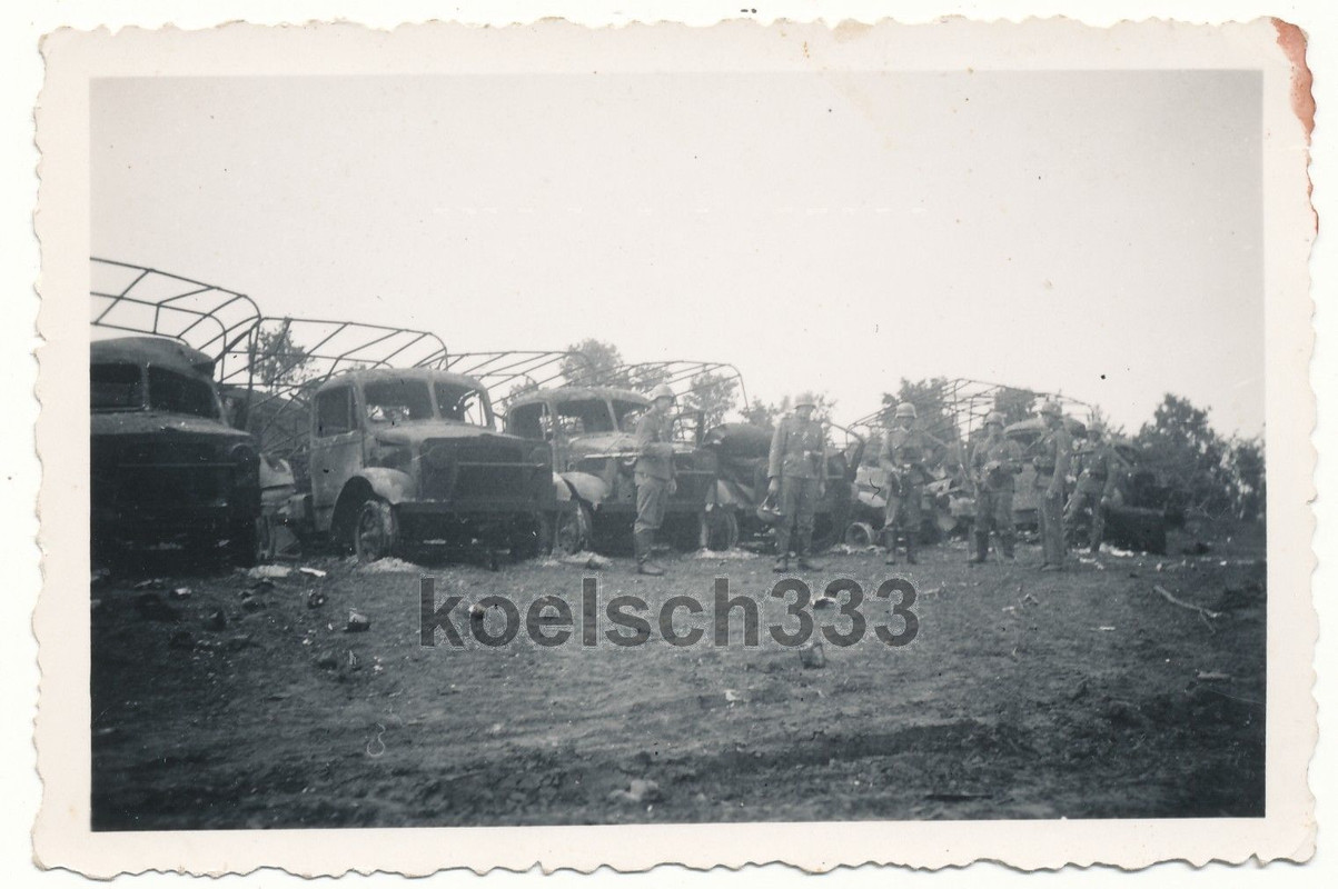 Dünkirchen englische Bedford LKW Wracks Wehrmach