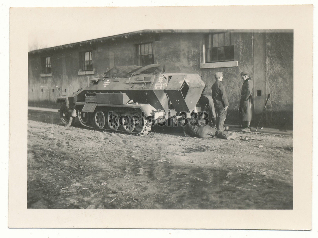 Foto Schützenpanzer Panzer Halbkette der Wehrmacht in Ohrdruf 1.