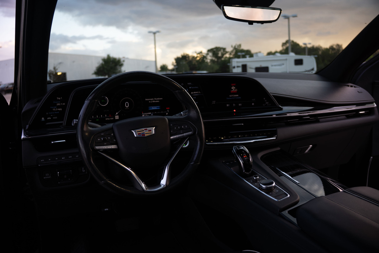 Cadillac Escalade View 16