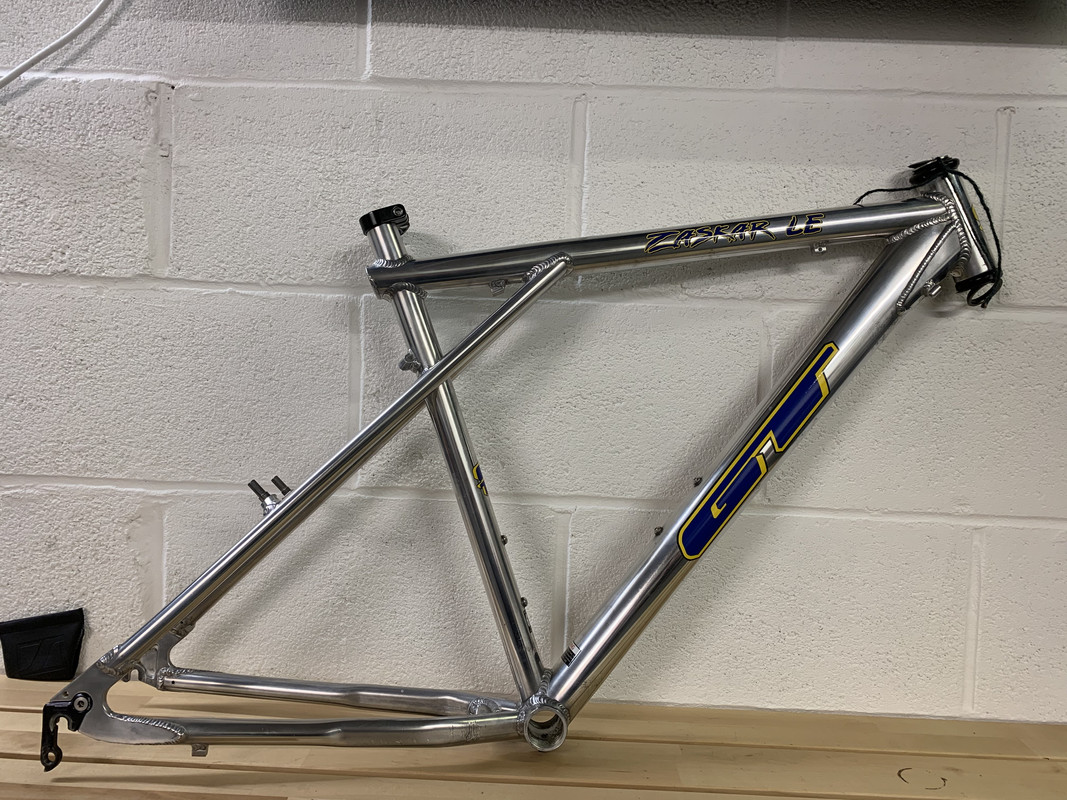 D825724E-30D6-43D0-A447-BBE9DB3B59F6