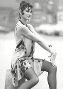 Caroline-Munro-c66