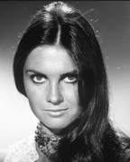 Caroline-Munro-c37