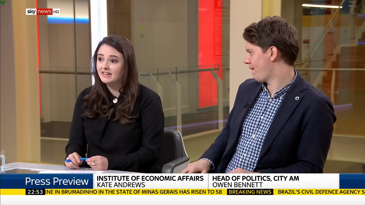 27 January - 22.00.00 - Sky News At 10. Anna Jones with the main