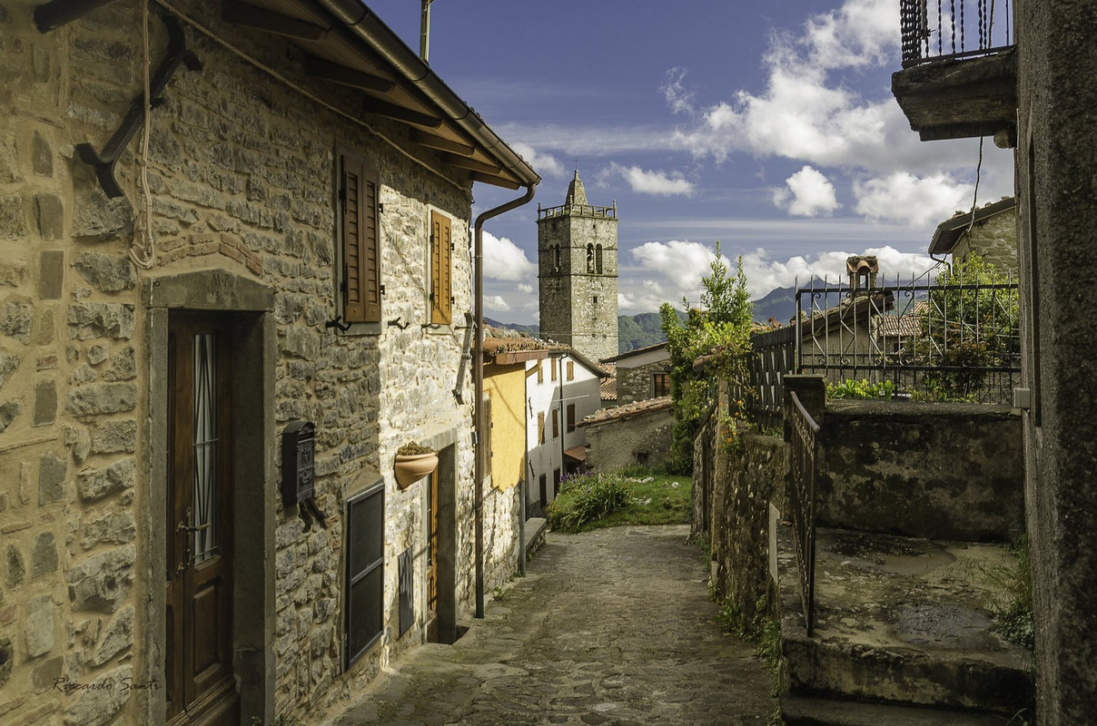 brown-village-tuscany.jpg