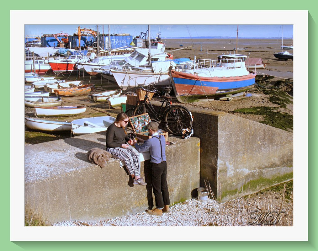Seaside-southend-couple-HD.jpg