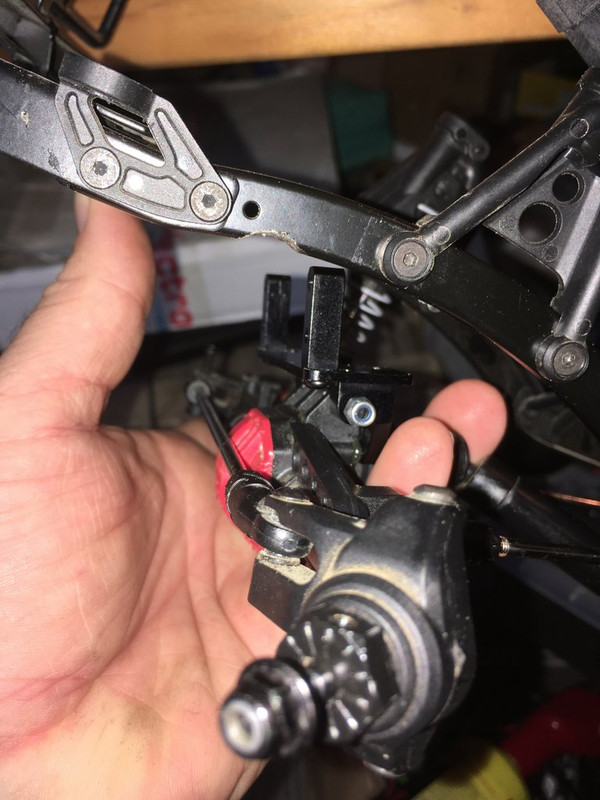 UMG 6x6 Axial IMG-2092