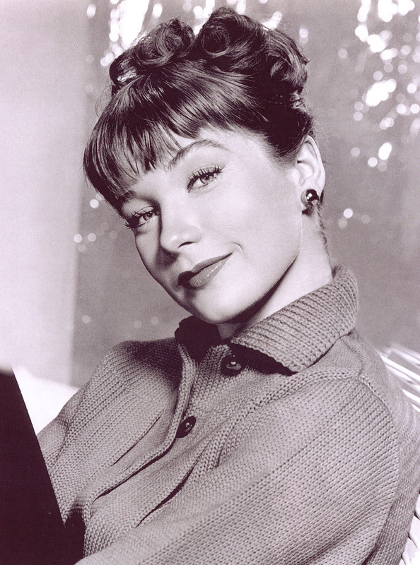 Shirley_MacLaine_b87