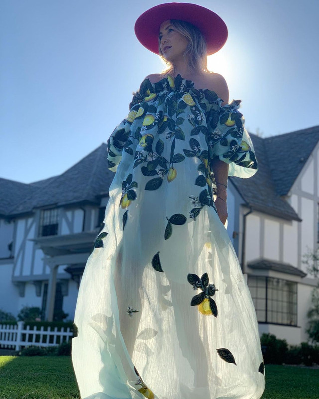 Meghan Markle, Kate Hudson e l'abito a limoni di Oscar de la Renta Meghan Markle, Kate Hudson e l'abito a limoni di Oscar de la Renta