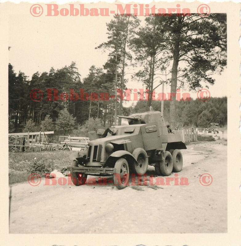 Foto Russland Front erbeuteter russische Panzerspähwagen BA-10 Beute Panzer (2)
