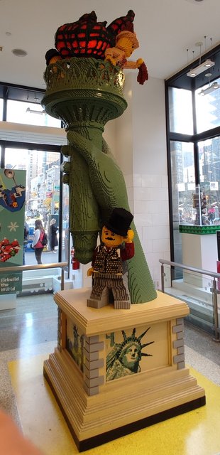 Nueva York y Cataratas del Niágara 2023 - Blogs de America Norte - Black Friday en New York > Al Woodbury de compras...y Cazafantasmas, Friends (13)