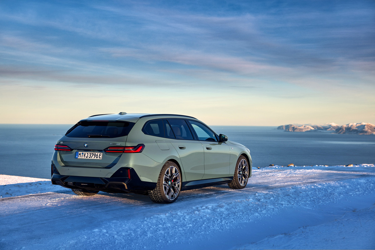 P90537262_highRes_the-new-bmw-i5-edriv