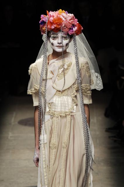 Comme-des-Garcons-Fall-2005-wyu-ce-I7hxbx.jpg