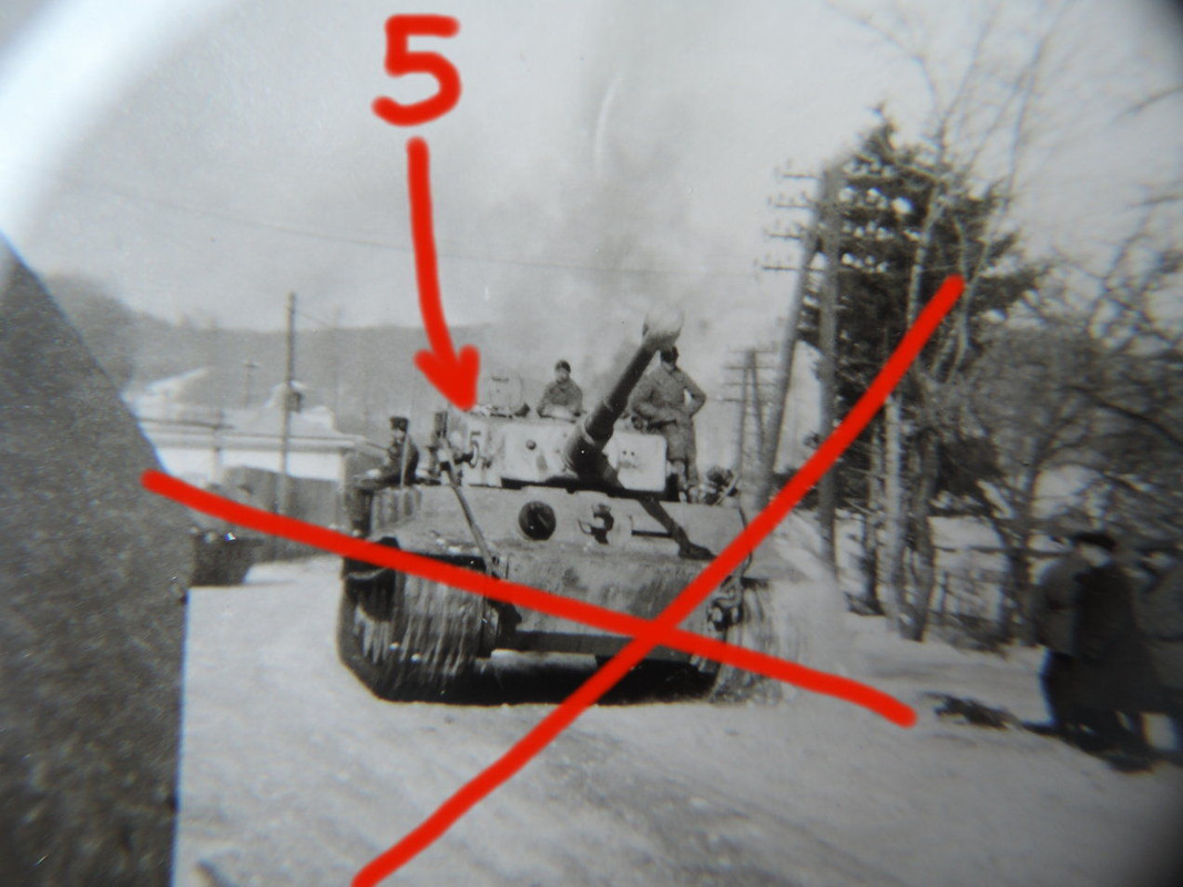 2.WK Foto Panzer VI Tiger 1 Camo Nummer 5 März 1