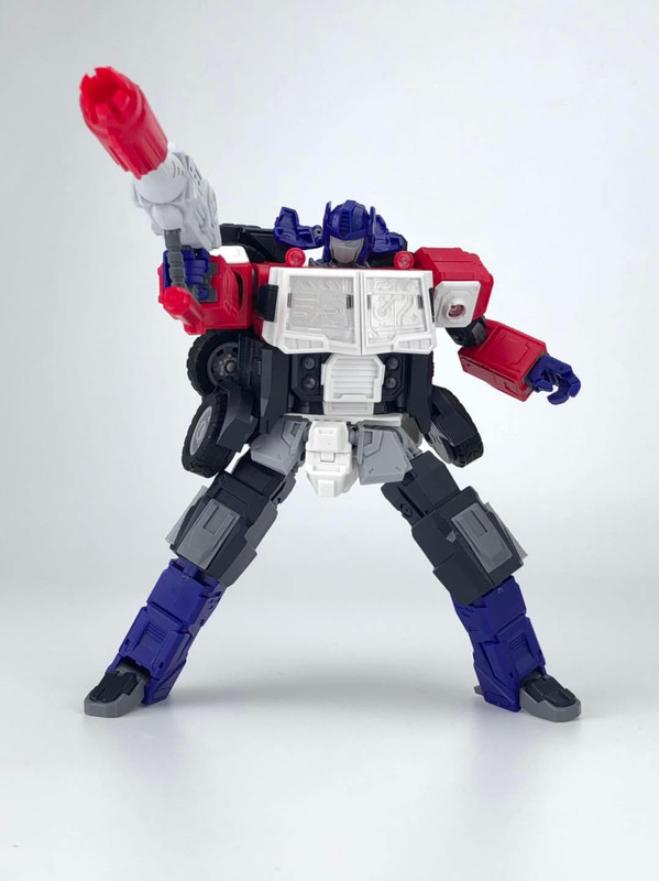 MB-18-ENERGY-COMMANDER-08