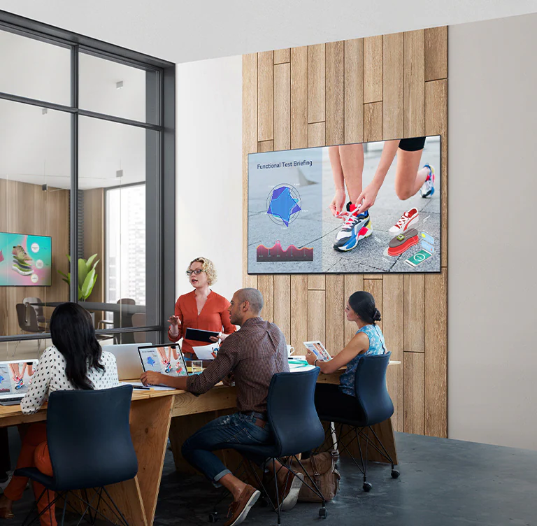 Design elegante do monitor LG profissional com alto-falantes integrados