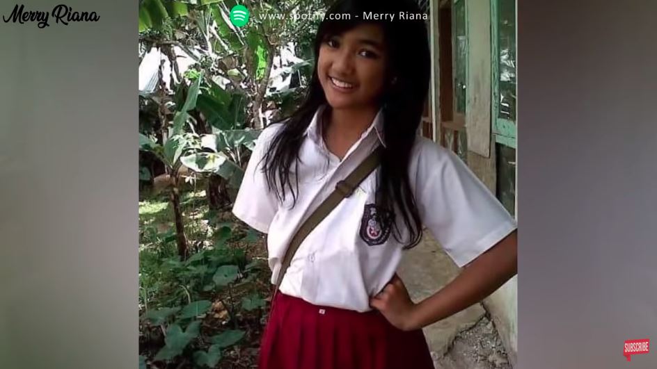 Foto kenangan Marion Jola saat masih SD