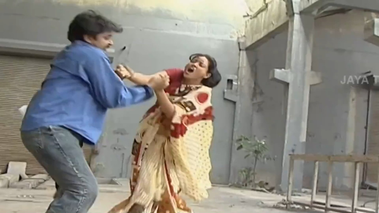 Ranjitha sexy wide navel slips in saree.mp4_snapshot_00.06.956