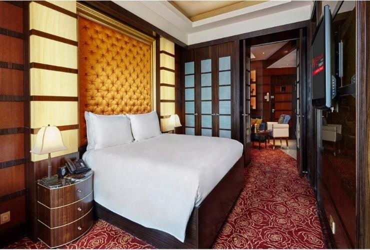 Resorts World Sentosa - Crockfords Tower