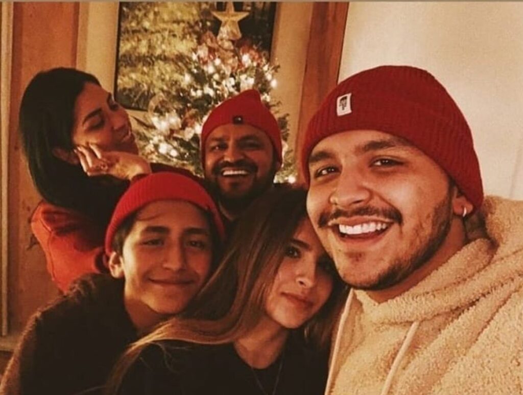 ¿Quién es la hermana de Christian Nodal?