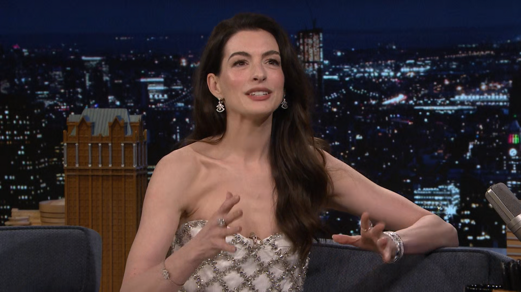 https://i.postimg.cc/kXLMhh7J/Jimmy-Fallon-2023-12-08-Anne-Hathaway-1080p-HEVC-x265.png