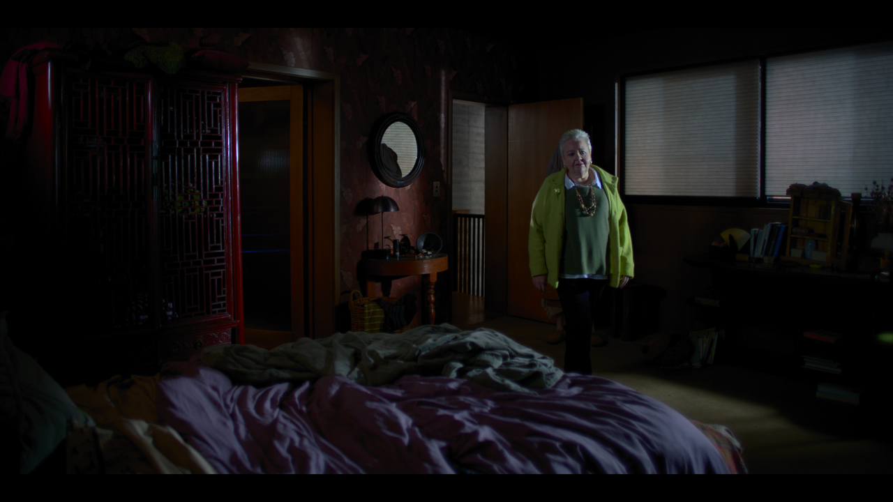 mpv-shot_Bring.Her.Back.2025.2160p.UHD.Hybrid.BDRemux.HDR10 .DV.HEVC-Нечипорук_01_17_48_0010