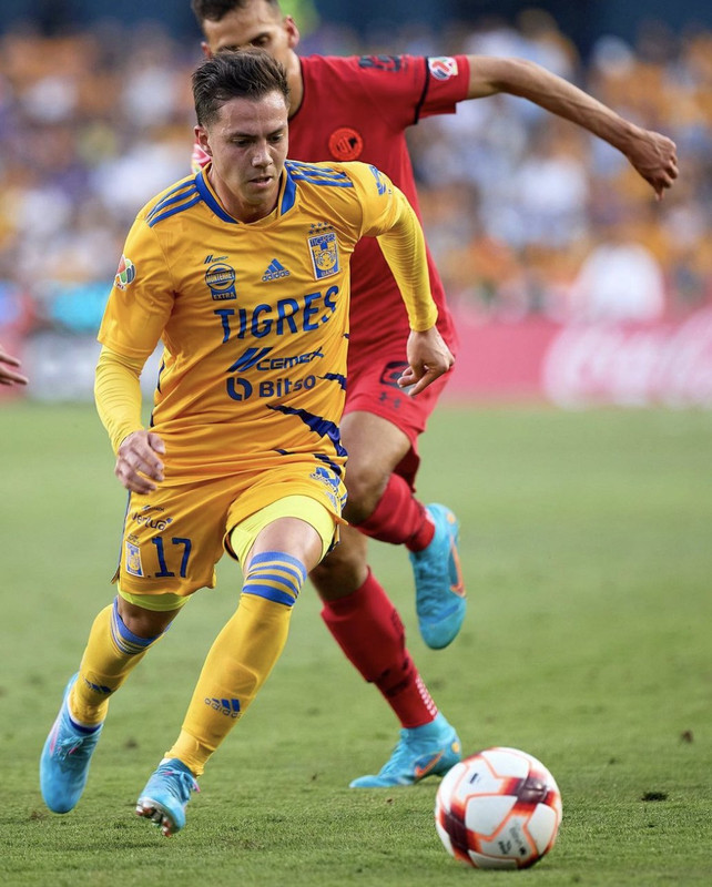Tigres golea a Toluca y amarra la cima del liderato general