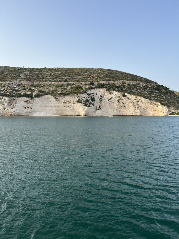 9046FB9E-676A-4F53-87E9-F3A8E6754068