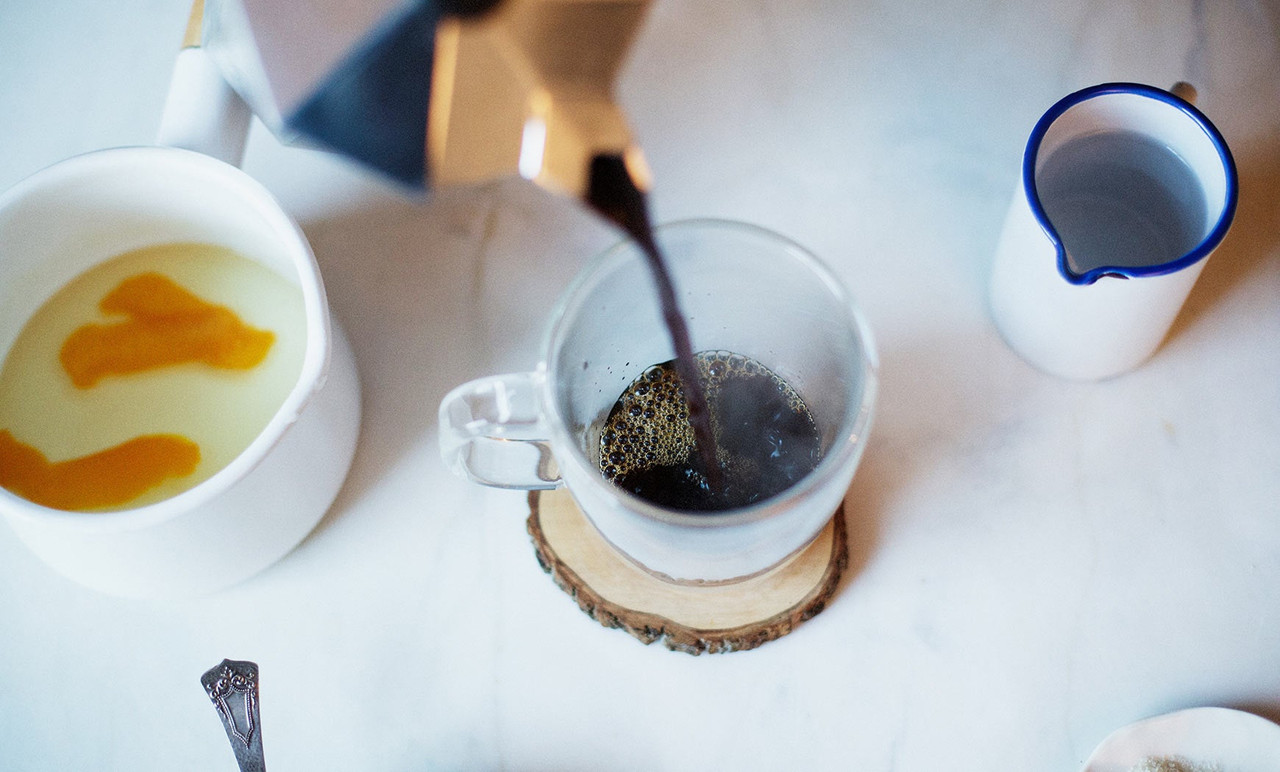 How to Mix Americano Coffee and Cream?